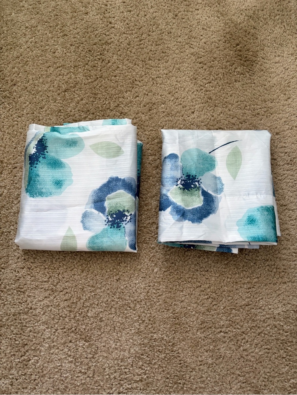 Kenzie Home NWOT Blue & Teal Floral Curtain Panels (Pack of 2)